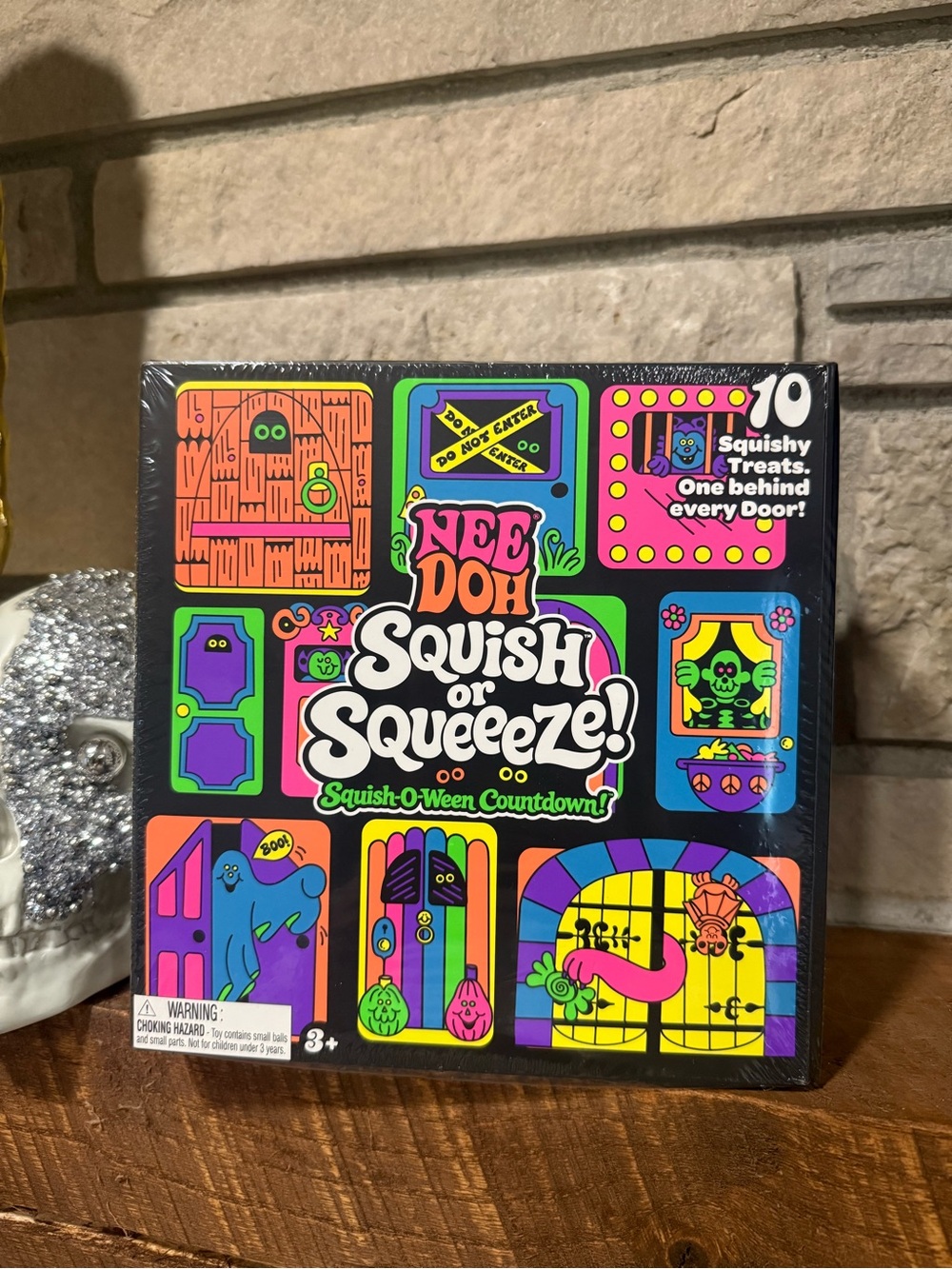 NeeDoh Squish or Squeeze! Squish-O-Ween Countdown - Black Multicolor